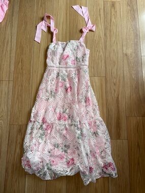 Pink Floral Lace Tie-Shoulder Dress